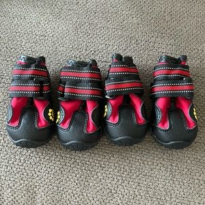 NWT Dog booties 10-23lbs